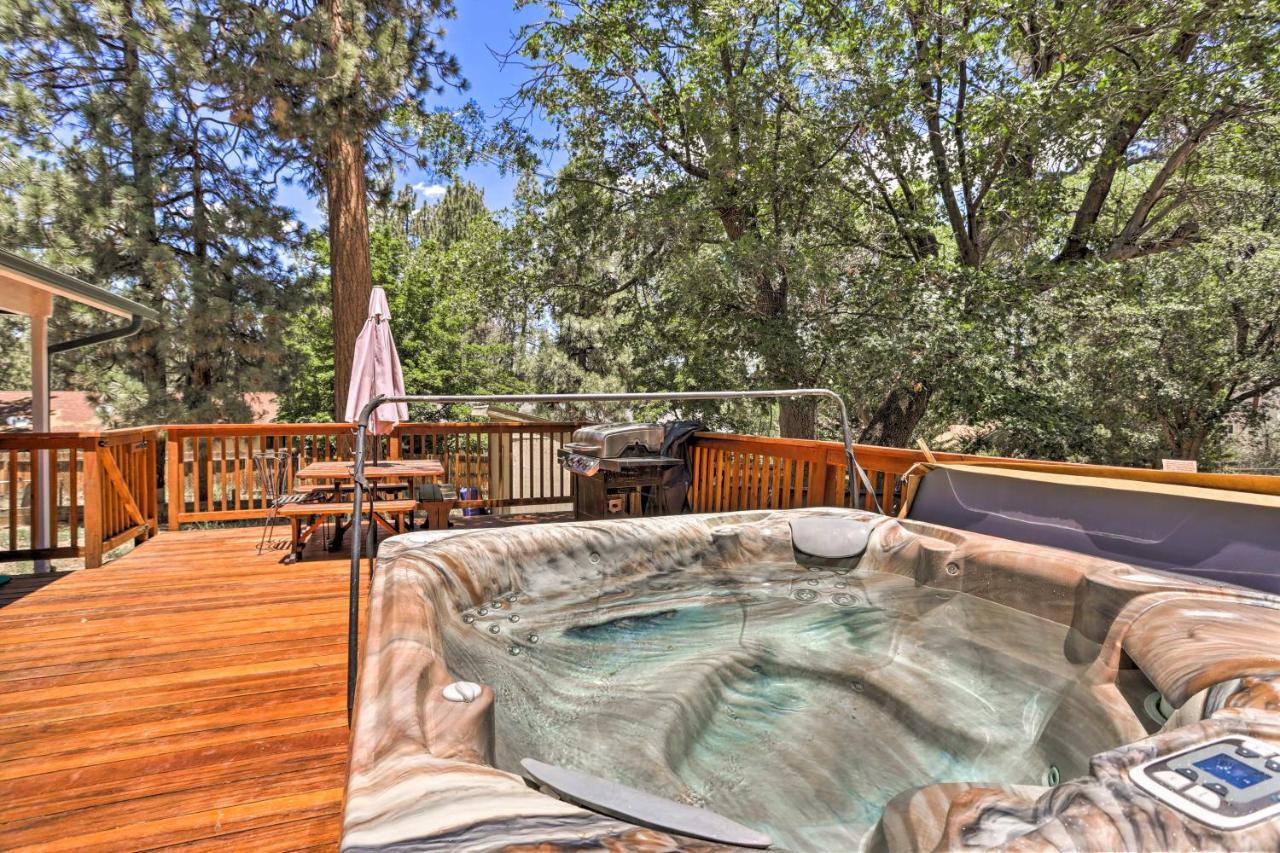 Big Bear Cabin With Deck And Hot Tub, Near Resorts! Big Bear Lake Eksteriør billede