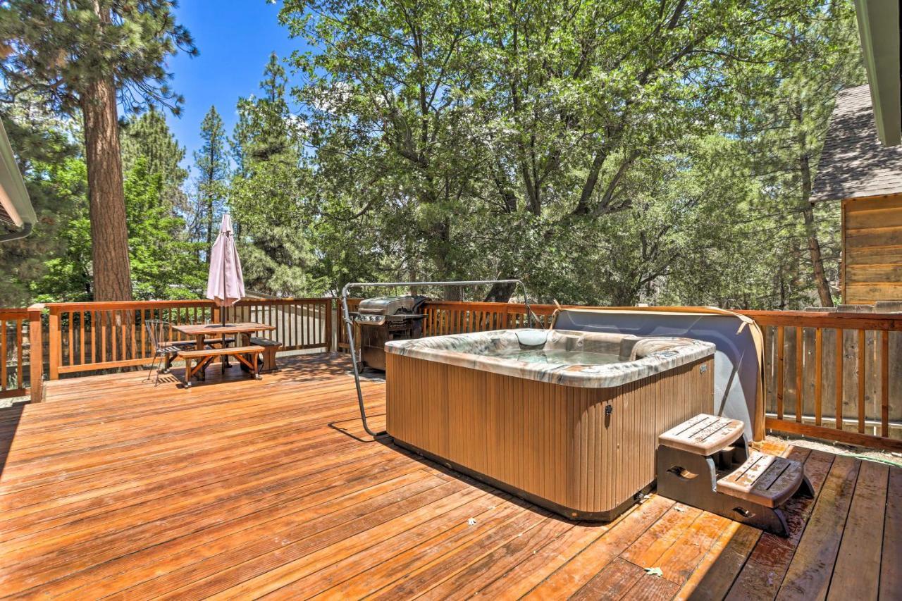 Big Bear Cabin With Deck And Hot Tub, Near Resorts! Big Bear Lake Eksteriør billede